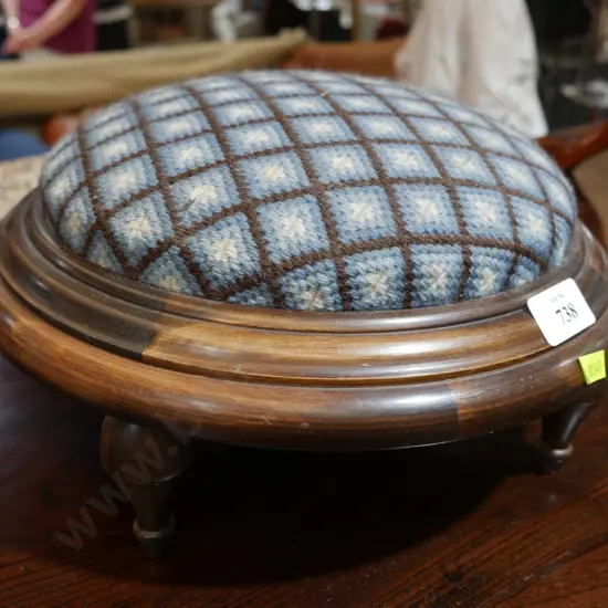 Circular footstool