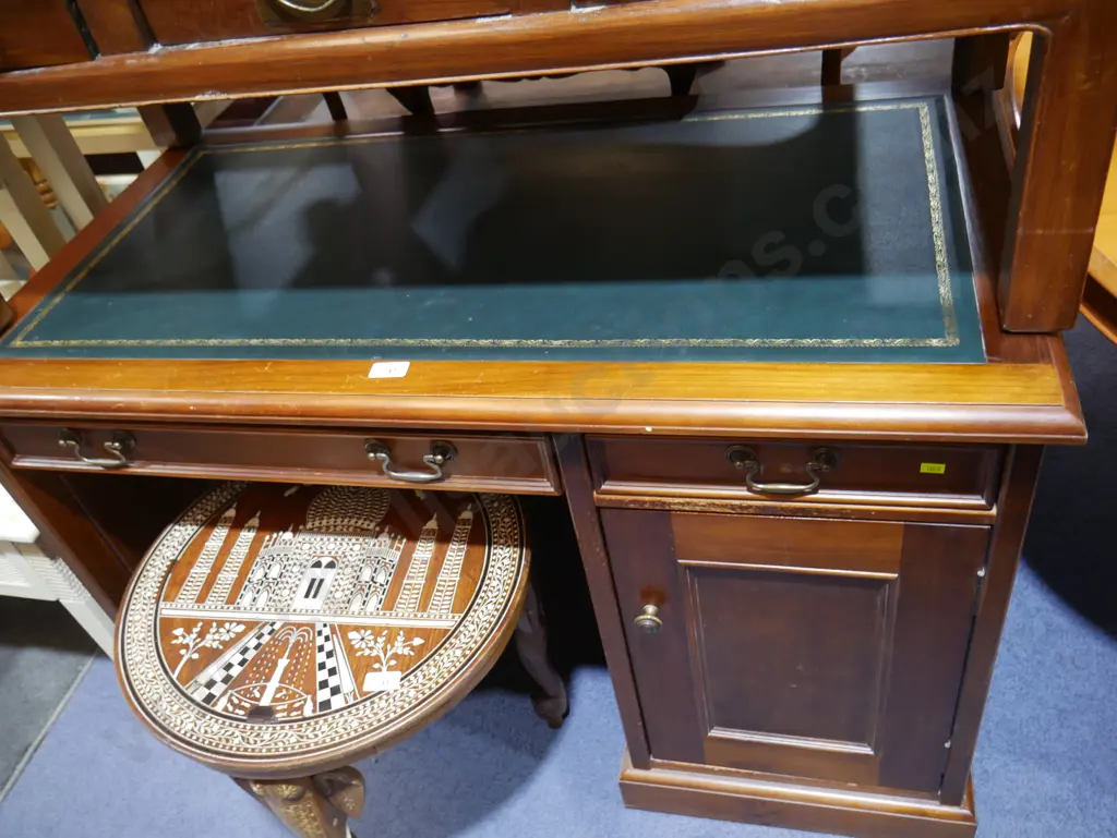 Leather top desk Image 1++