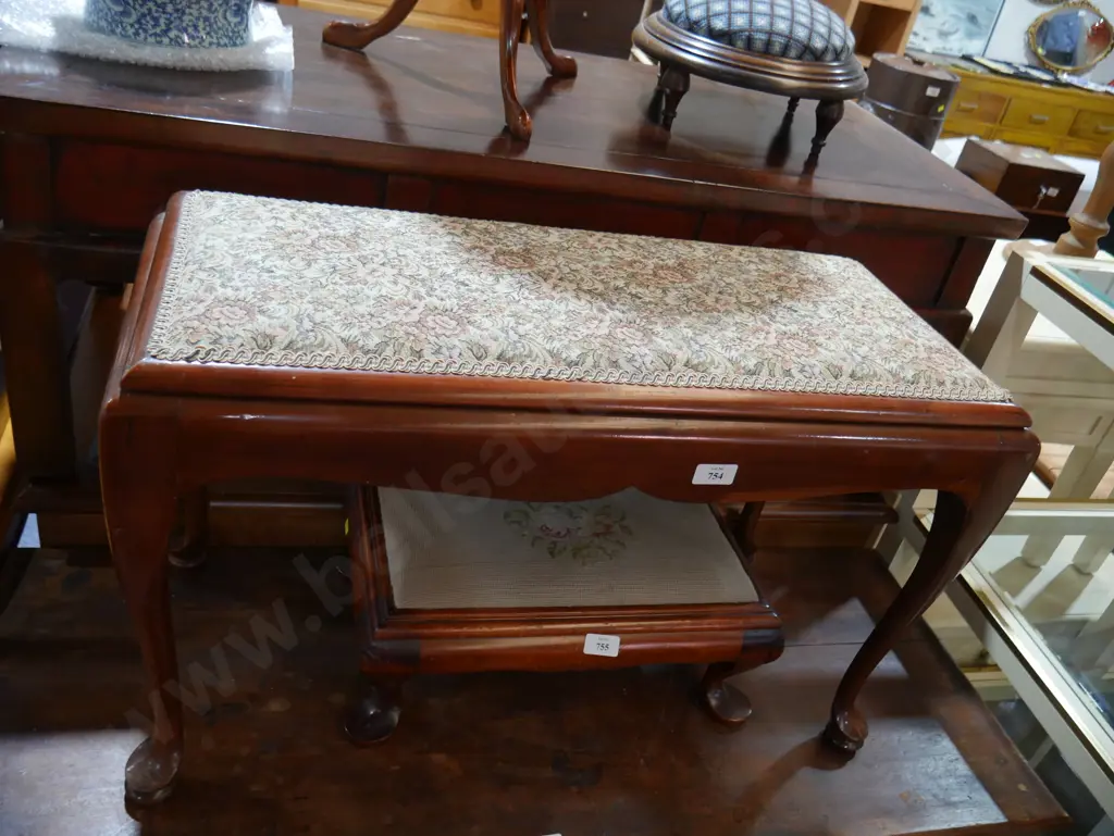 Piano stool Image 1++