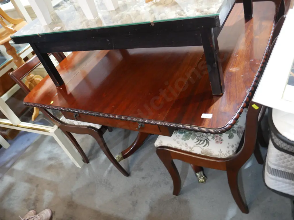 Rope edge drop end dining table and four chairs Image 1++