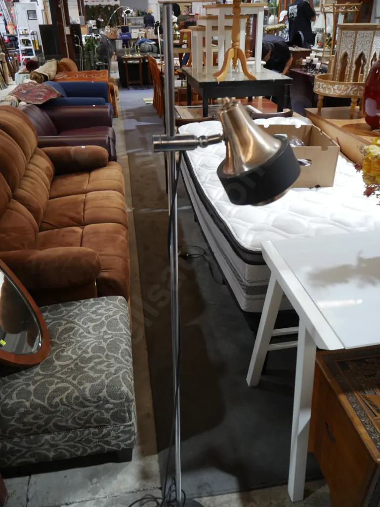 Standard lamp Image 1++