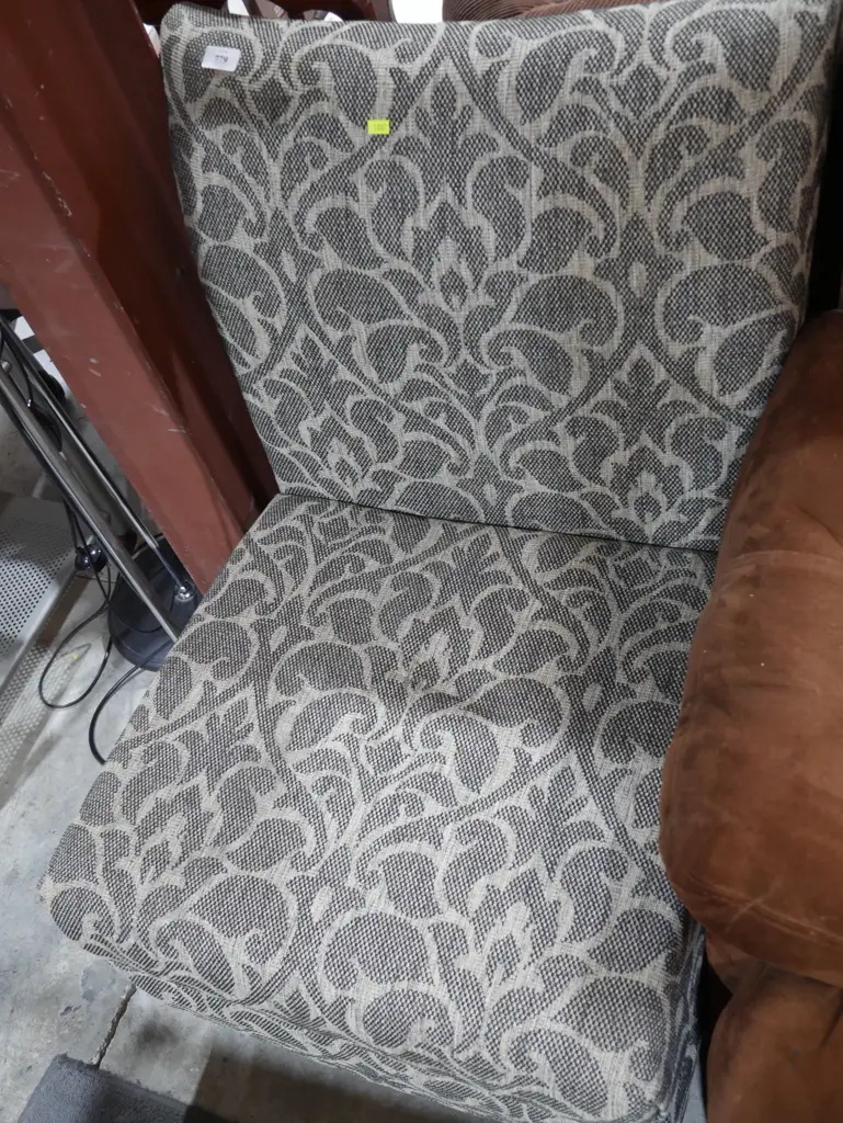 Bedroom chair Image 1++