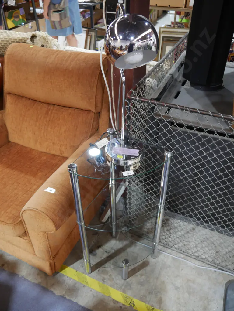 Lamp and corner shelf Image 1++