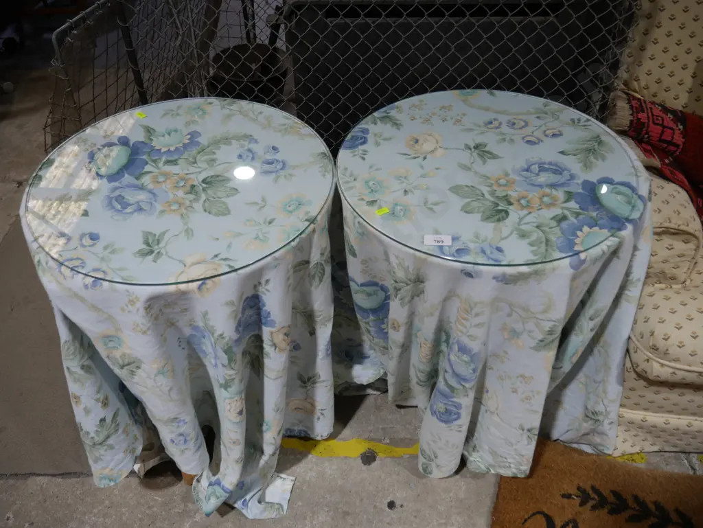 2 petticoat tables Image 1++