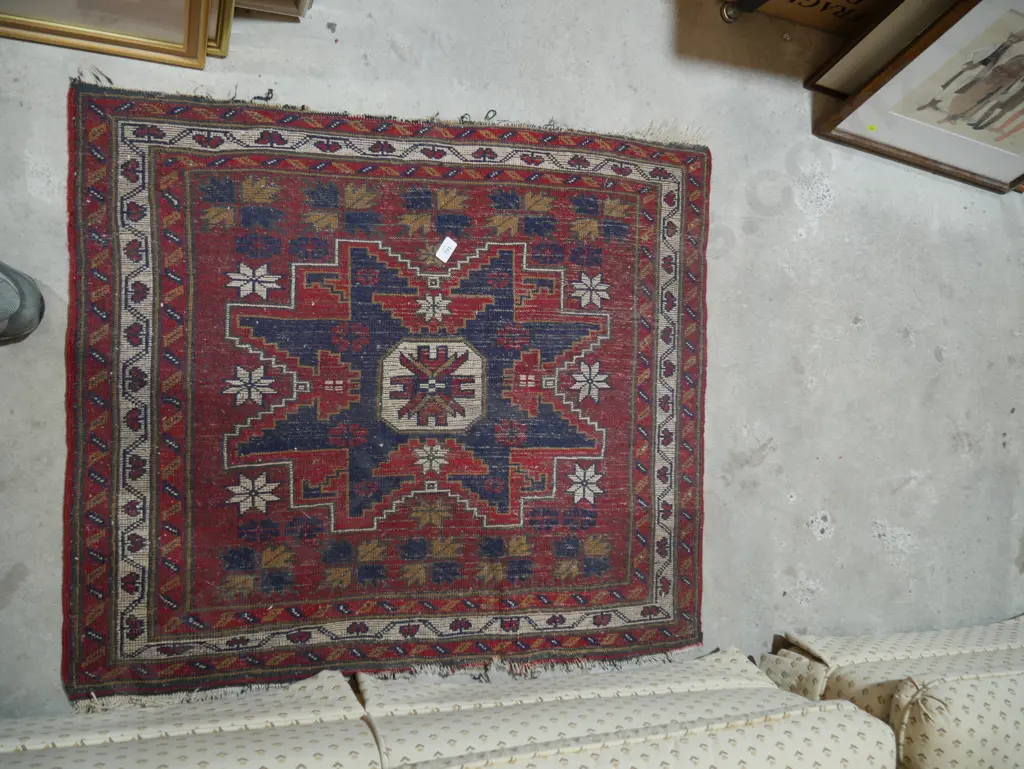 Hand knotted floor rug Image 1++