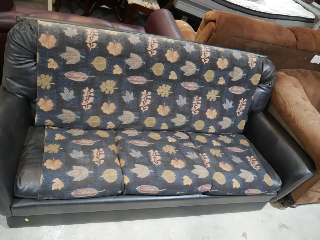 3 seater  settee Image 1++