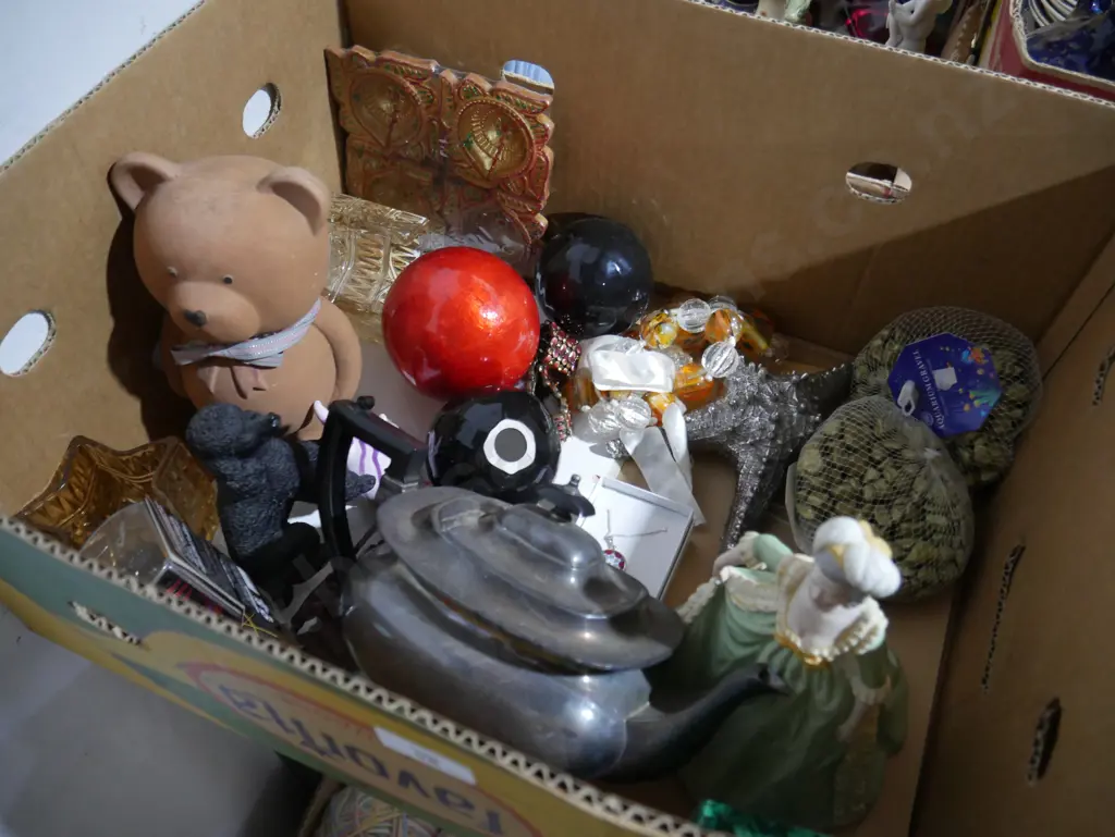 Figurines, EP tea pot etc Image 1++