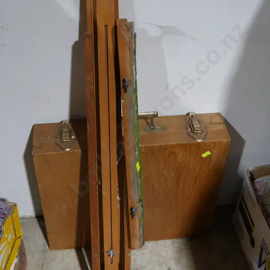 Artist easel & supplies box