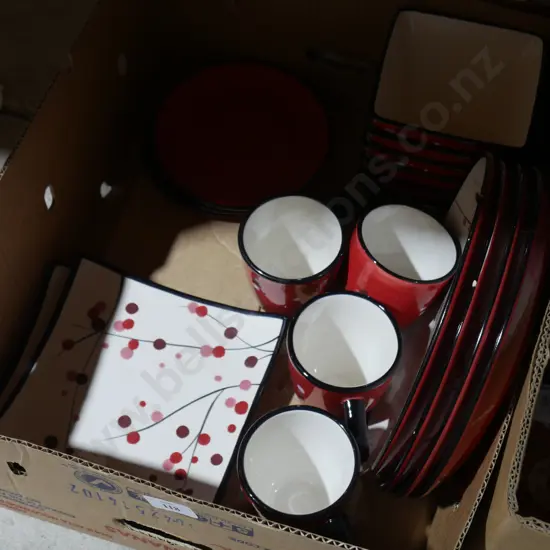 Arthouse Pottery tableware