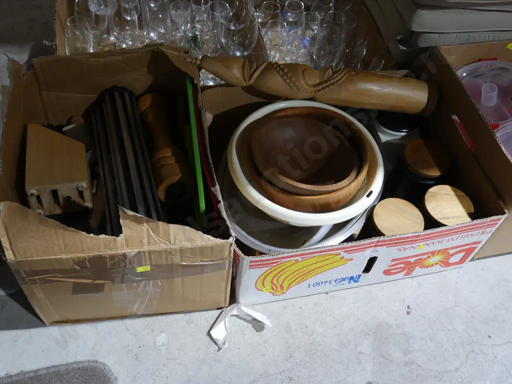 2 boxes kitchenware Image 1++