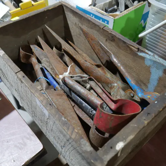 Crate of shears