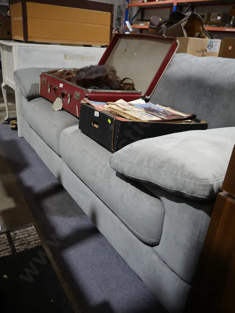 2 seater sofa Image 1++