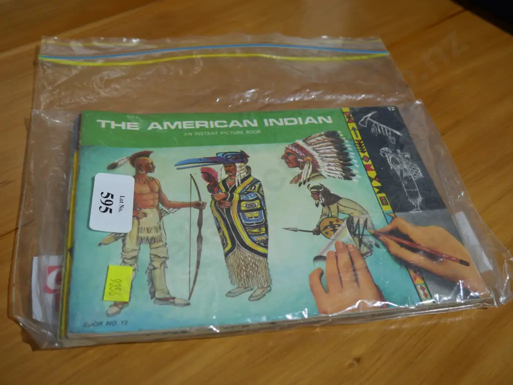 4 sticker picture books Image 1++