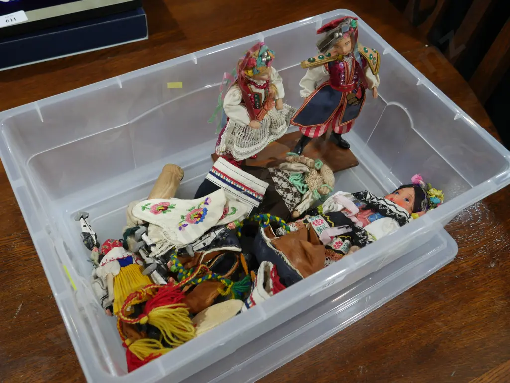 Souvenir dolls Image 1++