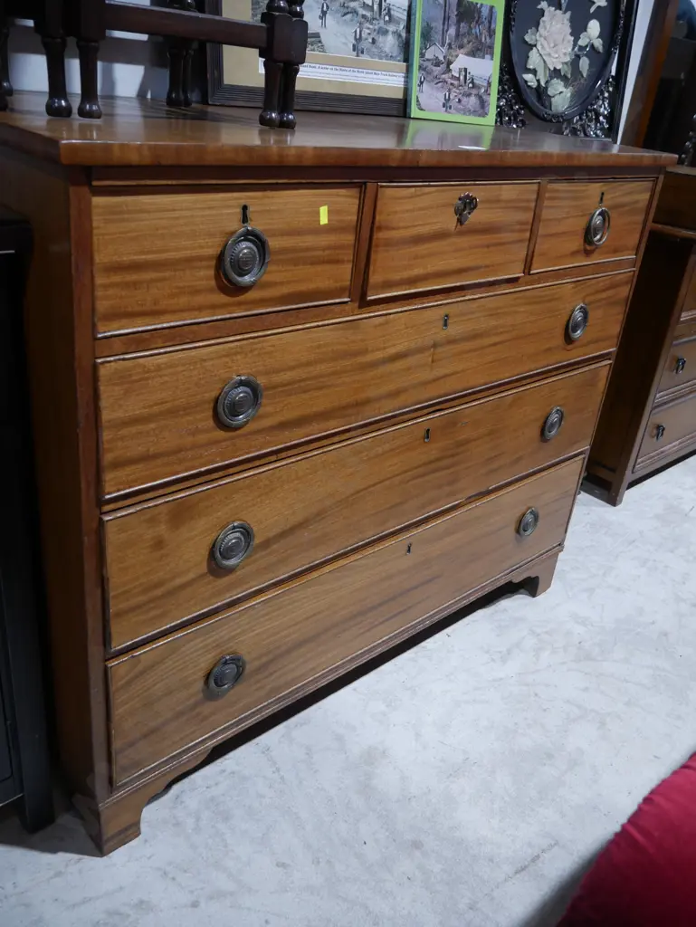 Georgian chest of drawers Image 1++
