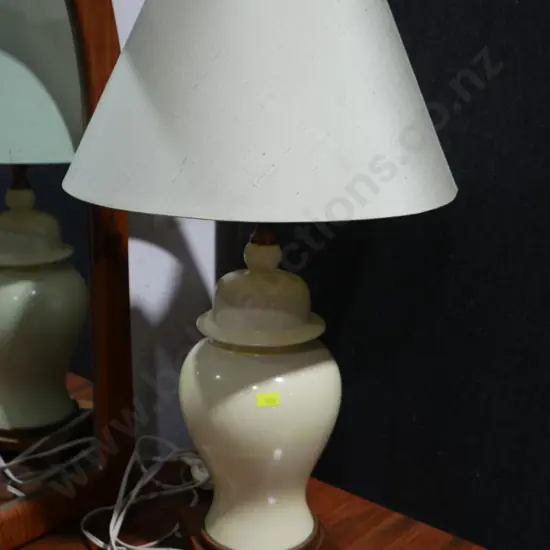 Table lamp