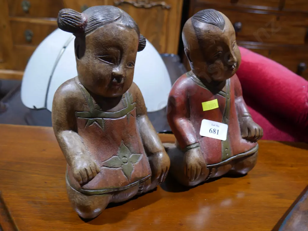 2 wooden figurines Image 1++