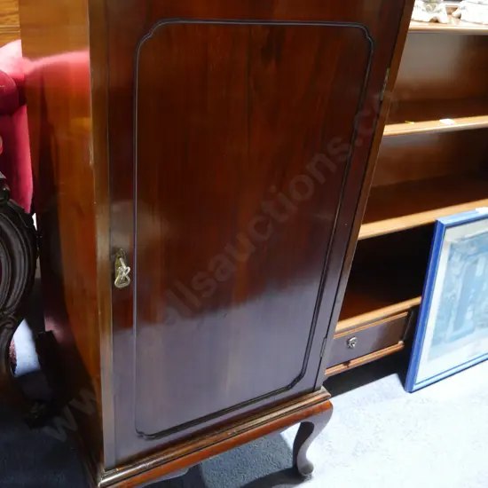 1 door wooden cabinet
