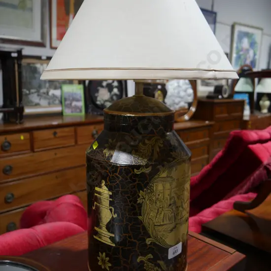 Oriental themed table lamp