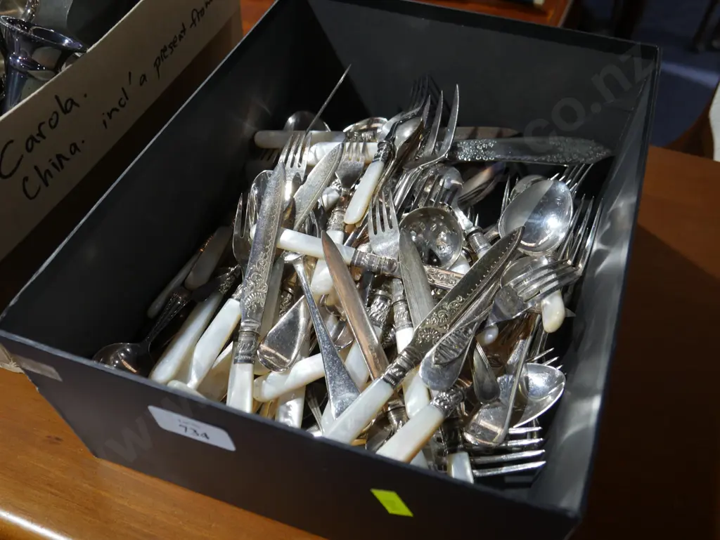 Box of assorted cutlery Image 1++