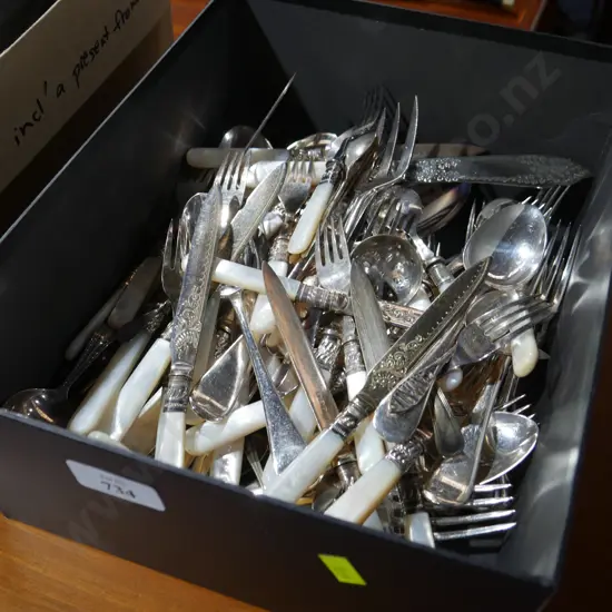 Box of assorted cutlery