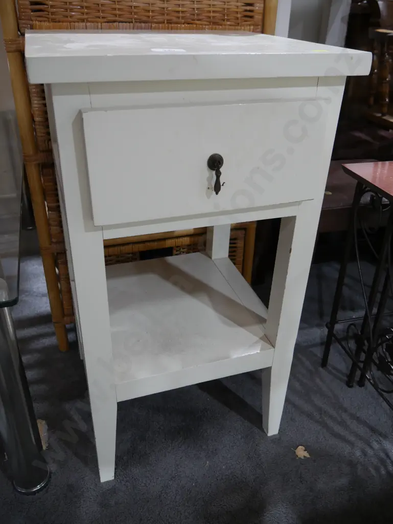 Bedside table Image 1++