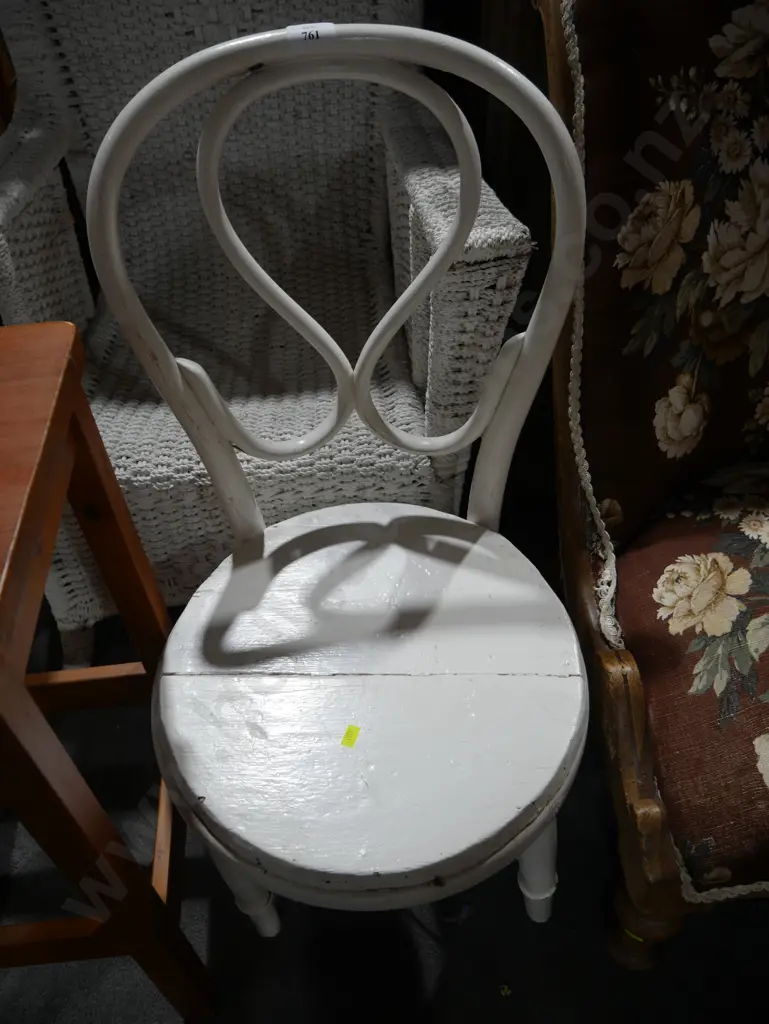 White chair Image 1++