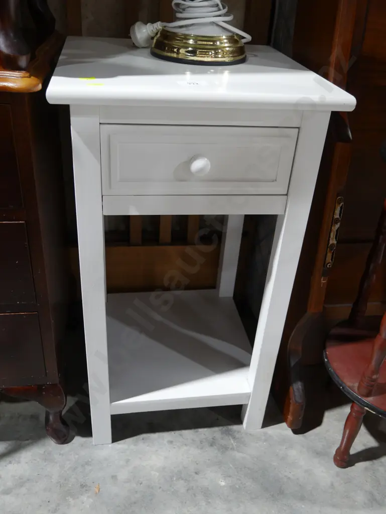 Bedside table Image 1++