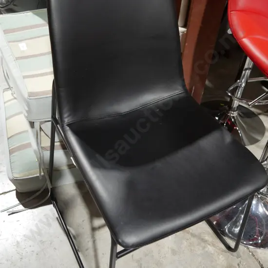 Black dining chair