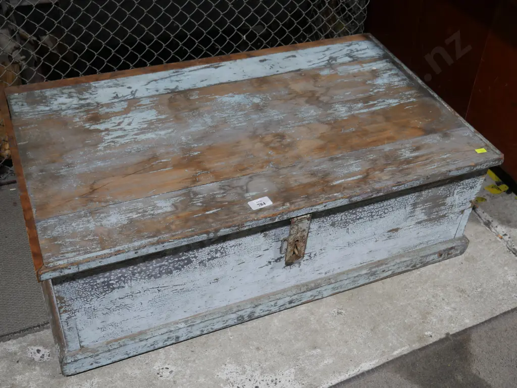 Wooden trunk Image 1++