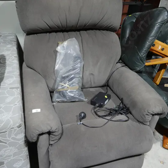 Electric recliner arm chair