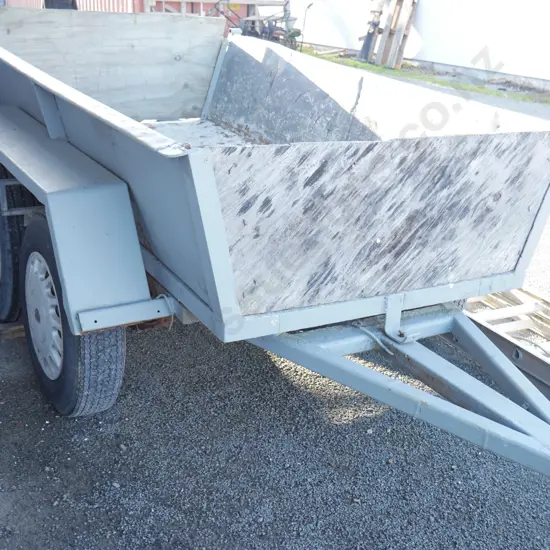 Tandem axle trailer