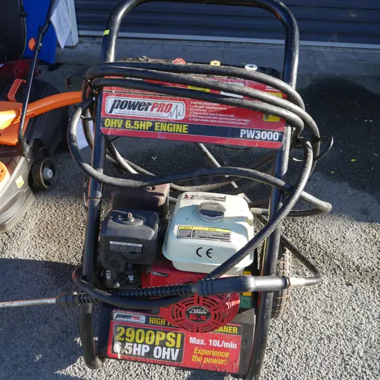 Petrol power pressure washer