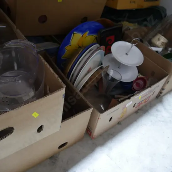 4 boxes , kitchenware