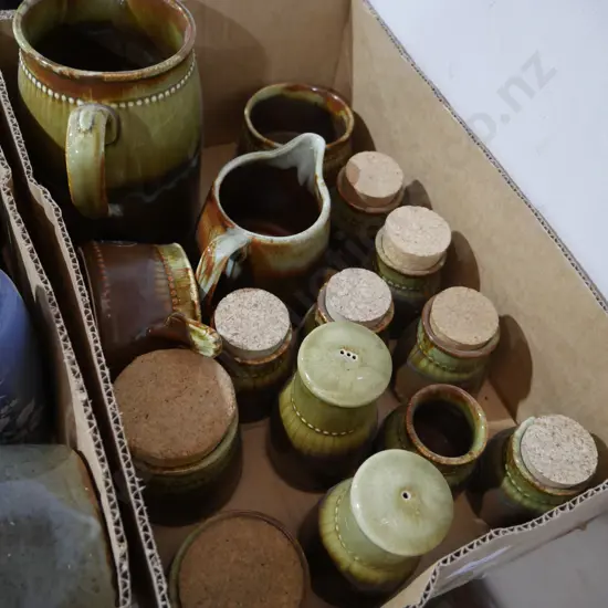 Crown lynn/Titian etc