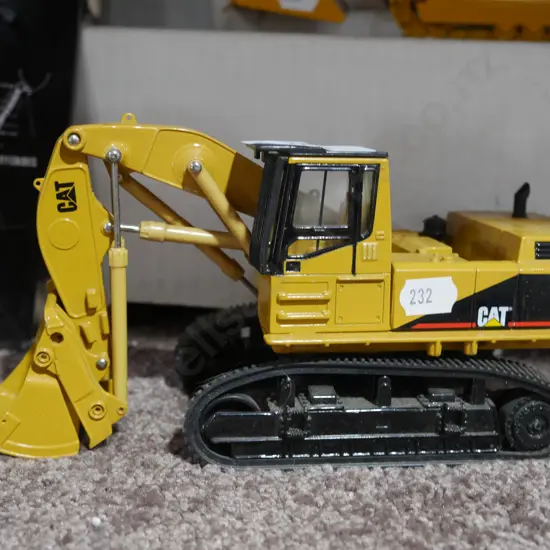 Cat digger