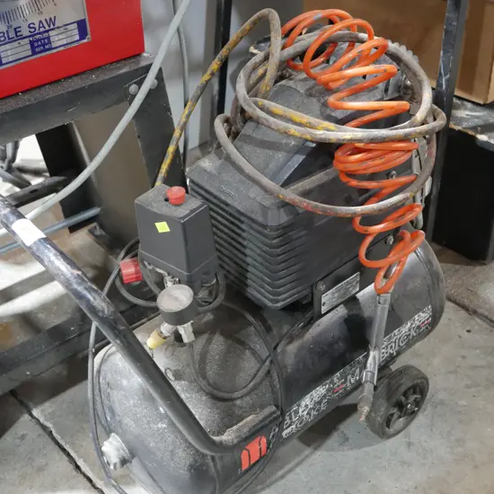 Air compressor