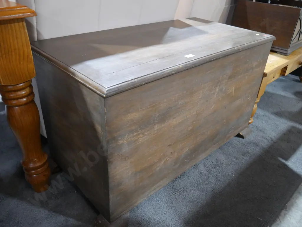 Wooden blanket box Image 1++