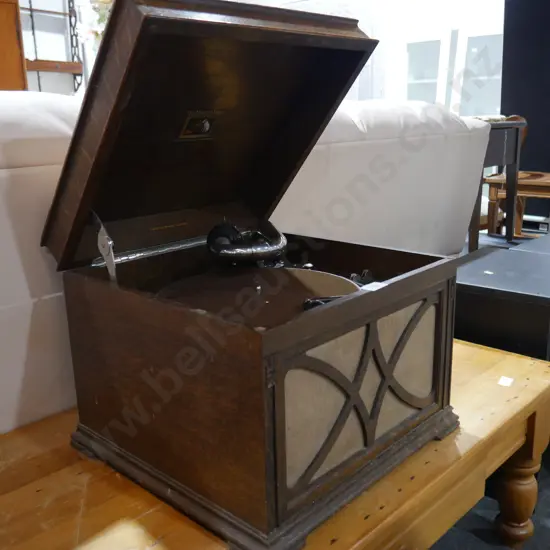 Table top gramophone