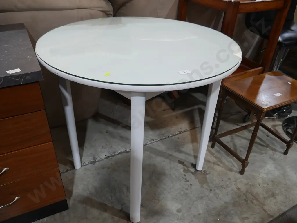 Small dining table Image 1++