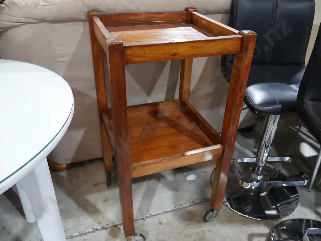 2 tier trolley Image 1++