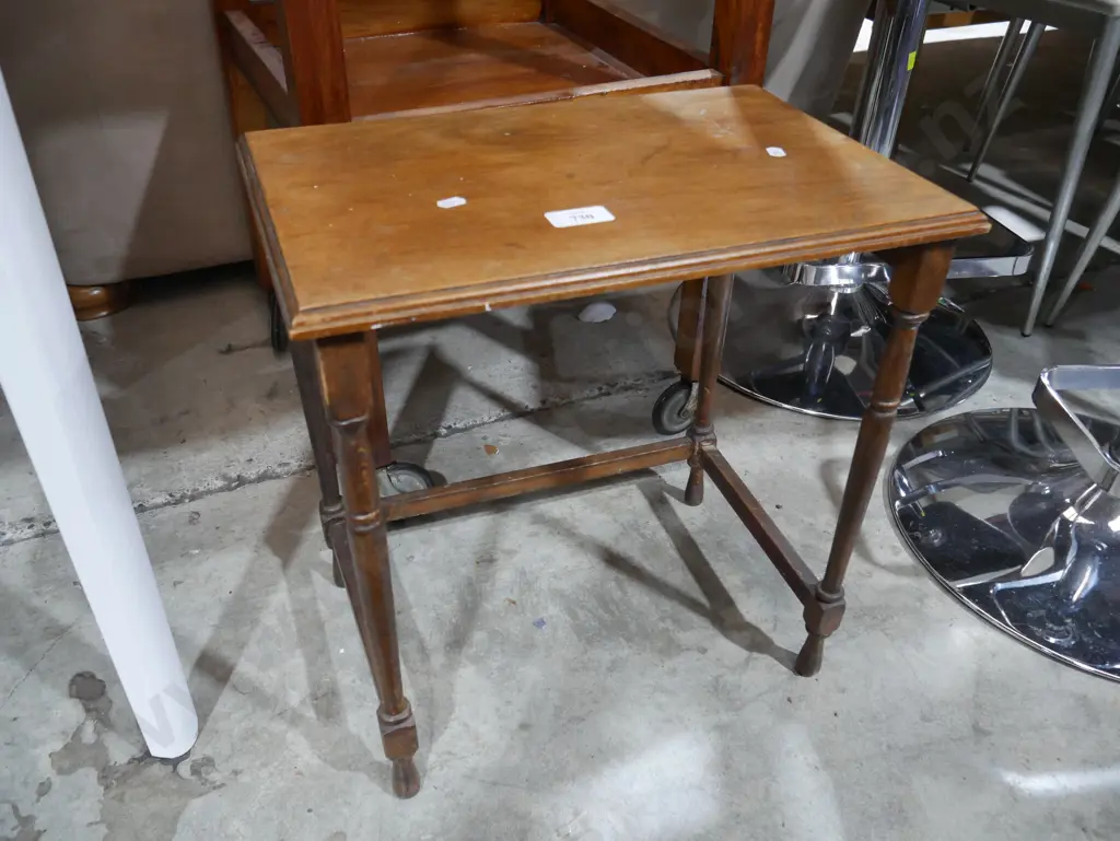 Coffee table Image 1++