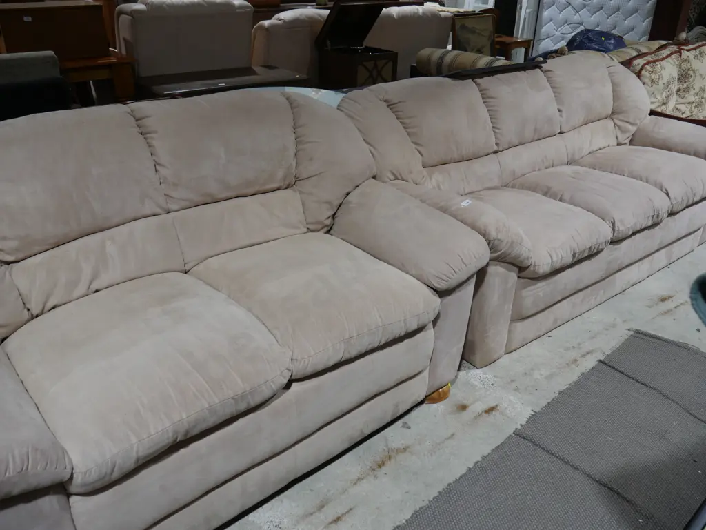 Pair of couches Image 1++