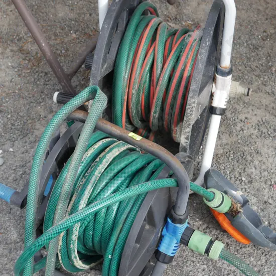 2 hose reels