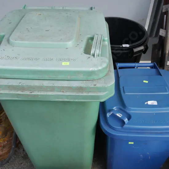 2 wheelie bins