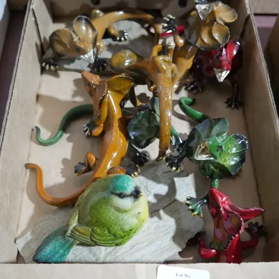 Dragons, bird figure