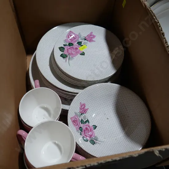 Crown Lynn Dawne tableware