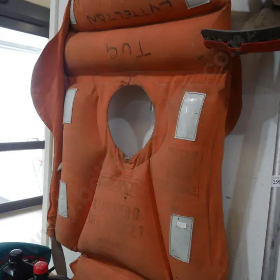 Life jacket