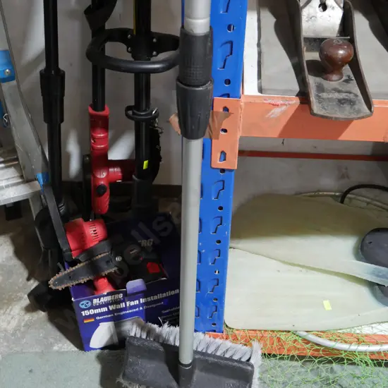 Extending  wash brush