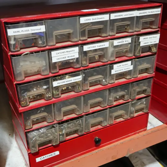 Handyman drawers and contents, screws etc